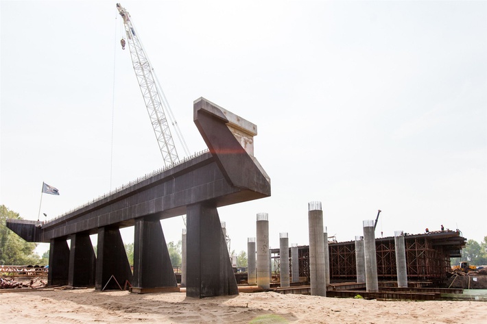 czAxOS5yYWRpa2FsLnJ1L2k2MjUvMTYwOC9kMy80NDRiYjExMDZjYTUuanBnP19faWQ9ODE0NTk=