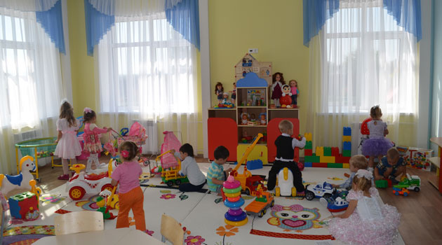 bnUtdG9kYXkucnUvaW1hZ2VzL25ld3Mvdi1ub3ZvdXNtYW5za29tLXJhaW9uZS12LXNlbGUtb3Jsb3ZvLW90a3JpbGktbm92aXktZGV0c2tpeS1zYWQtMi5qcGc_X19pZD04Mjg5OQ==