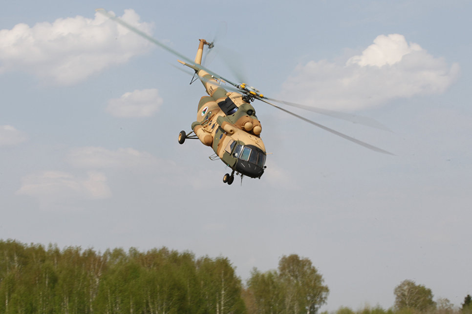 © РИА Новости. Максим Богодвид Демонстрация вертолета МИ-17 В-5