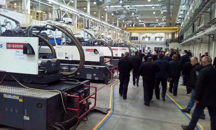 bmlryxr2lnj1l3b1ymxpyy91cgxvywqvbmv3cy82odcxl2dhbgxlcnkvbf9eqvizlmpwzz9fx2lkptg0ntyx