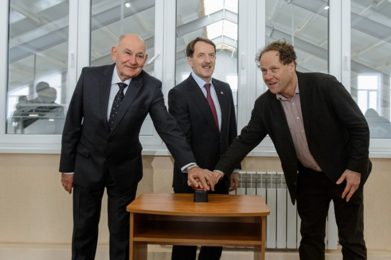 54df61d082340eba1e1eaf2cc1aeea8d